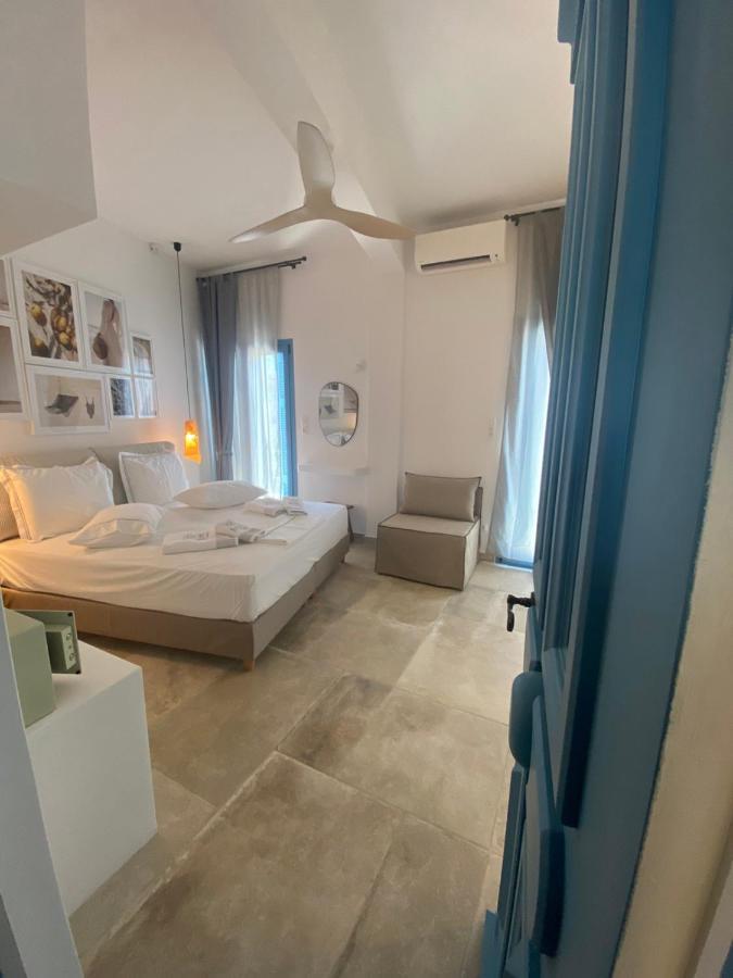 Kores Of Poros Poros Town Екстериор снимка