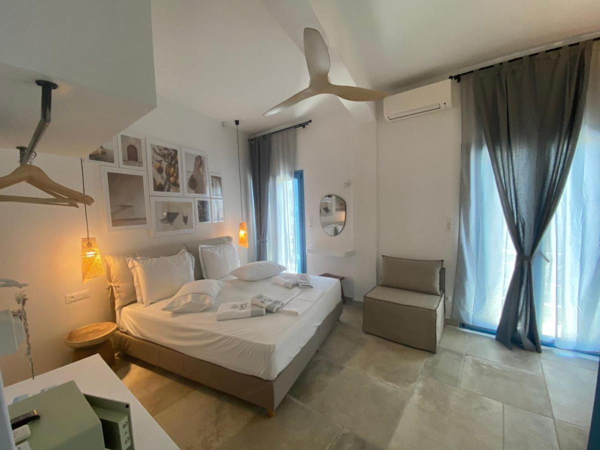Kores Of Poros Poros Town Екстериор снимка