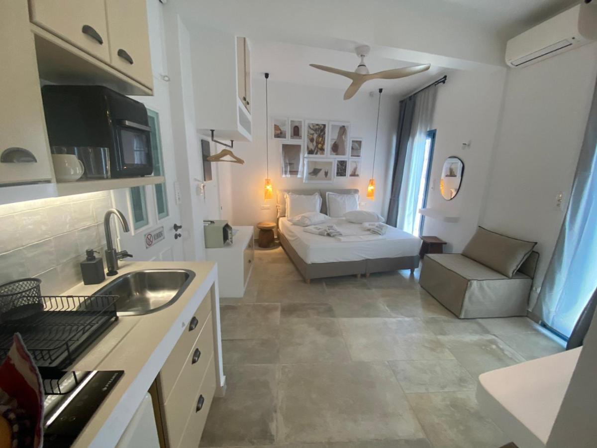 Kores Of Poros Poros Town Екстериор снимка